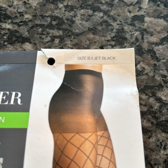 West Loop sheer diamond control top panty hose NWT - Picture 3 of 5